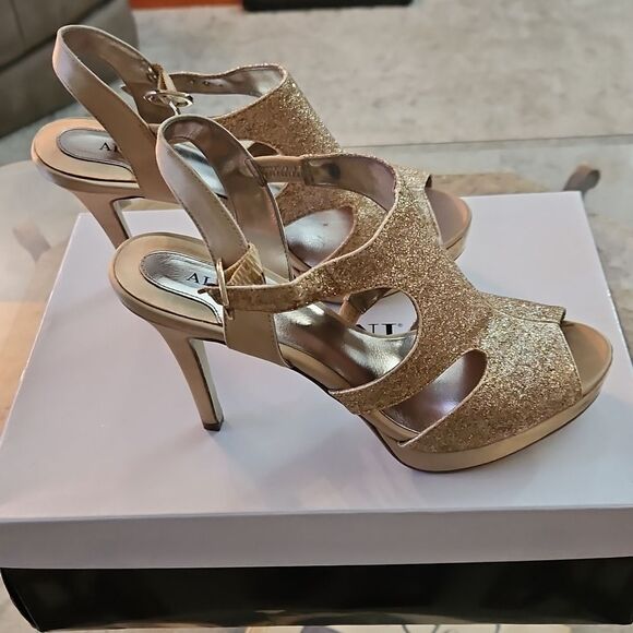 Alfani Women's Gold Glitter Heels Sz 5.5 - Picture 5 of 9